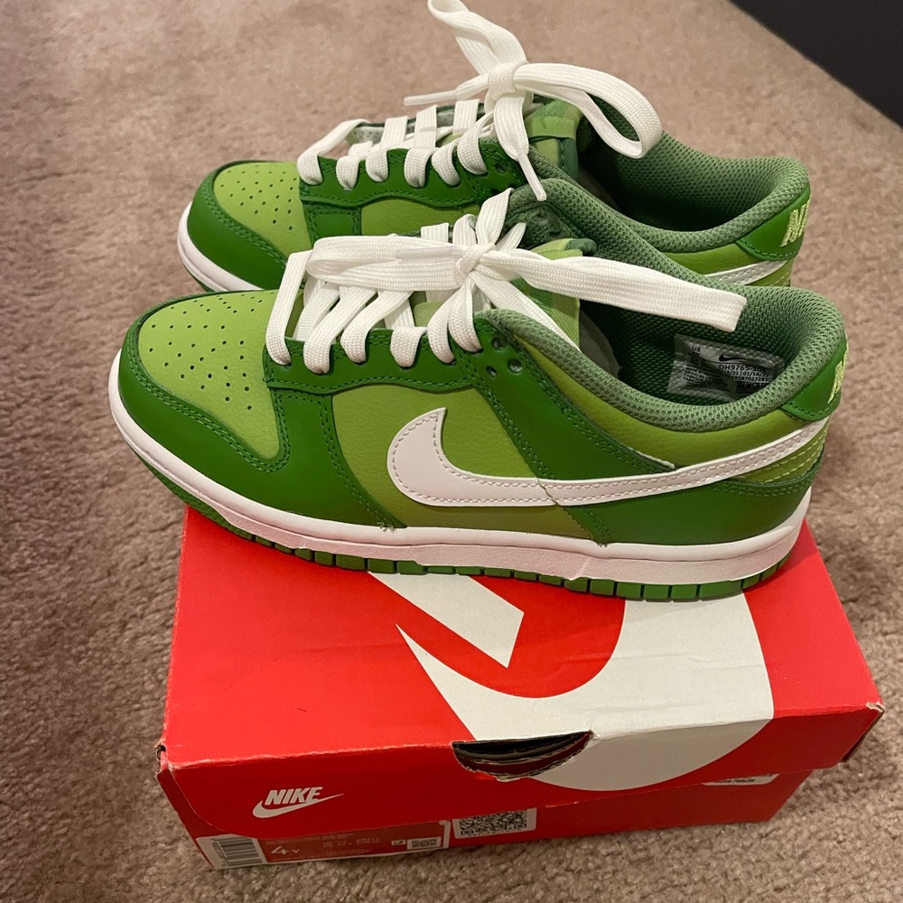 Nike Dunk Low - Picture 3 of 5